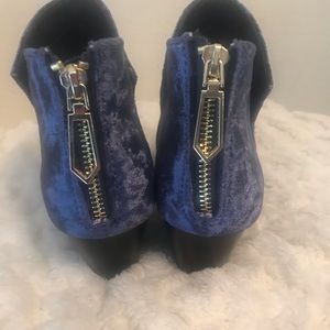 Qupid blue crushed velvet bootie